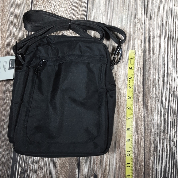 Anti theft cross body bag black NWT - Picture 4 of 5